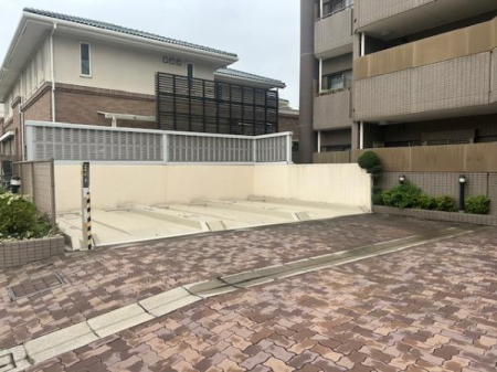  �~�n���ɒ��ԏ�