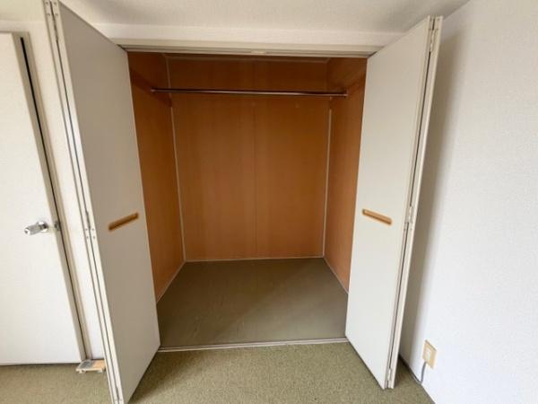 ���[ �E�I�[�N�C���N���[�[�b�g��e�ʂŗm���ȊO�̂��ו��Ȃǎ��v���Ă������̐����X�y�[�X�͂�������ƕЕt���܂��ˁB