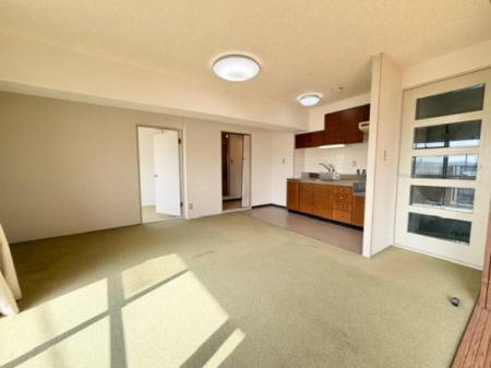 ���r���O ��12.46���̃��r���O�Ƒ��c�R��