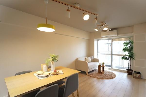 ���r���O -