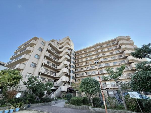 ���n�O�ώʐ^ �Ԏ��͂QLDK+F�`�SLDK�܂ł�����ADINKS��t�@�~���[�ɑΉ������Z�܂��B�p�Z�˗������߂�L���^�̏Z�˃��C�A�E�g�ŁA��������̗ǂ�������Ɠ������̏Z�˂�����܂��B