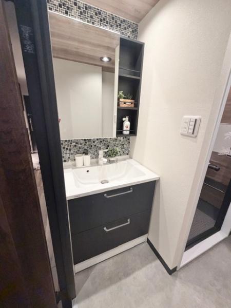 ���ʑ�E���ʏ� ���̐g�x�x���ɂ͌������Ȃ����ʑ�B
�����������������A�w�A�Z�b�g��������Ɛ��ʑ䂪���邾���ő�ϕ֗��ł��ˁB