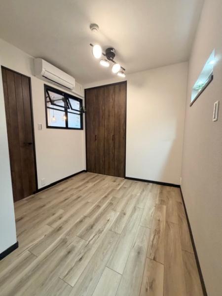 �m�� �^�񒆂̕����ł��G�A�R������