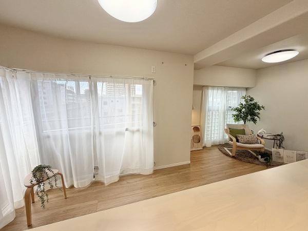 ���r���O -