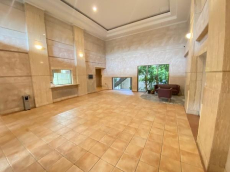 ���r�[ �������ɂ��ӂꂽ�G���g�����X���r�[�ł���