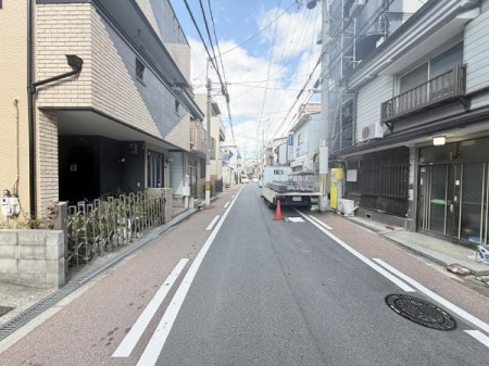 �O�ʓ��H�܂ތ��n�ʐ^ -