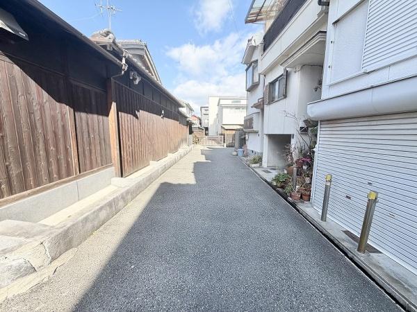 �O�ʓ��H�܂ތ��n�ʐ^ -