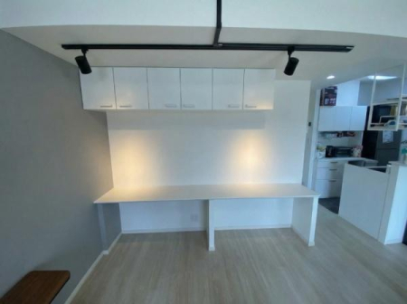 ���r���O ���ʐ^�͉Ƌ�������H���Ă���܂��B