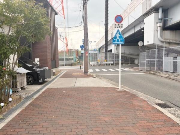 �O�ʓ��H�܂ތ��n�ʐ^ -