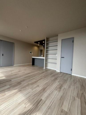 ���r���O -