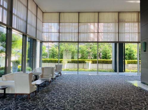 ���r�[ ���q���\�t�@�[�̂��郍�r�[�őΉ��ł��܂��B