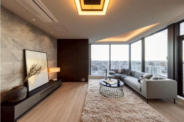 ���r���O -