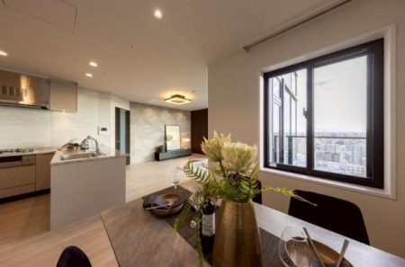 ���r���O -