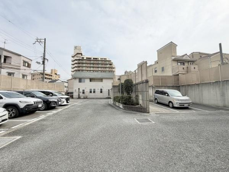  �������ɂ��ӂꂽ�G���g�����X���r�[�ł���