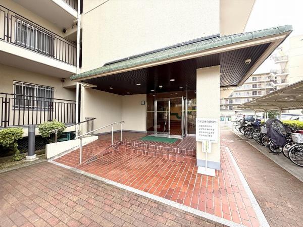 �G���g�����X �Ǘ��l������΂ł��B����������G���g�����X�ł���