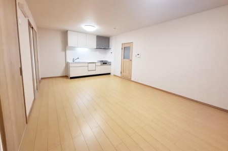 ���r���O -