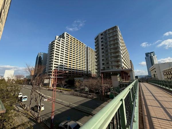 ���n�O�ώʐ^ �s�c�n���S�������E�j���[�g�������̃R�X���X�N�G�A�w����k��2���Ɖw����̋߂������́I�쐼�����ɑS�Z�˂��z�u���ꑍ�ː���600�˂̑�K�̓}���V�����B���ӂ͊J�����i�ރE�H�[�^�[�t�����g�ł��B