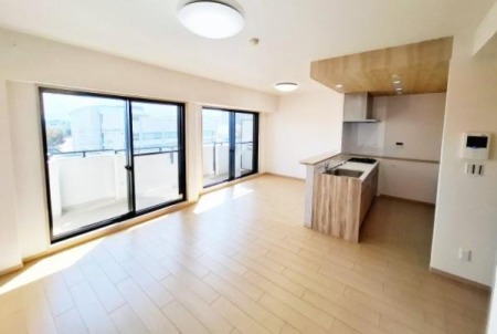 ���r���O -