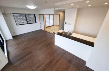 ���r���O -