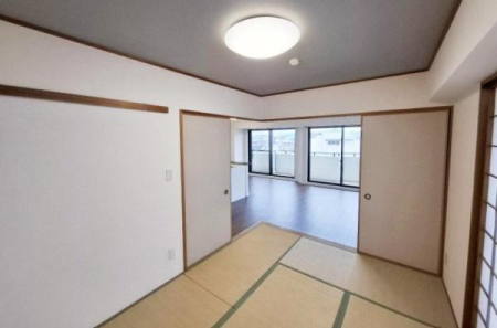 ���r���O -