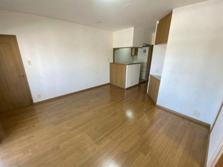 ���r���O ���ʐ^�͉Ƌ�������H���Ă���܂��B