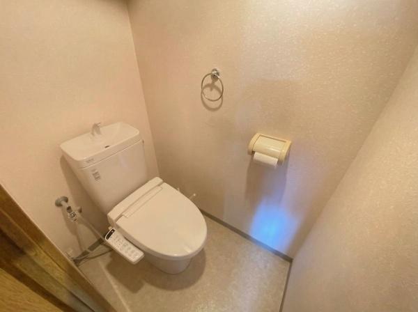 �g�C�� ���ʐ^�͉Ƌ�������H���Ă���܂��B