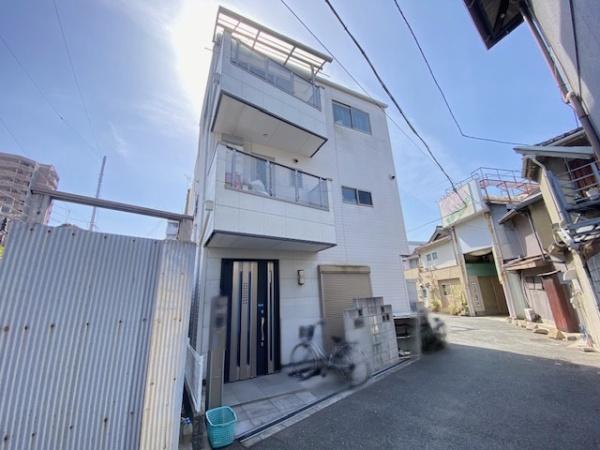 �O�ʓ��H�܂ތ��n�ʐ^ ��ʓ��H�̊p�Ƃł���