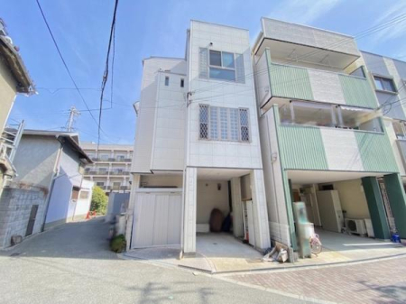 �O�ʓ��H�܂ތ��n�ʐ^ ��ʓ��H�̊p�Ƃł���