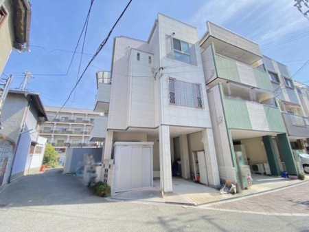 �O�ʓ��H�܂ތ��n�ʐ^ ��ʓ��H�̊p�Ƃł���