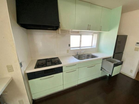 �L�b�`�� ���ʐ^�͉Ƌ�������H���Ă���܂��B