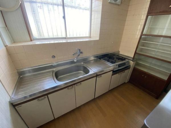 �L�b�`�� ���ʐ^�͉Ƌ�������H���Ă���܂��B