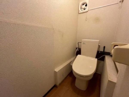 �g�C�� ���ʐ^�͉Ƌ�������H���Ă���܂��B