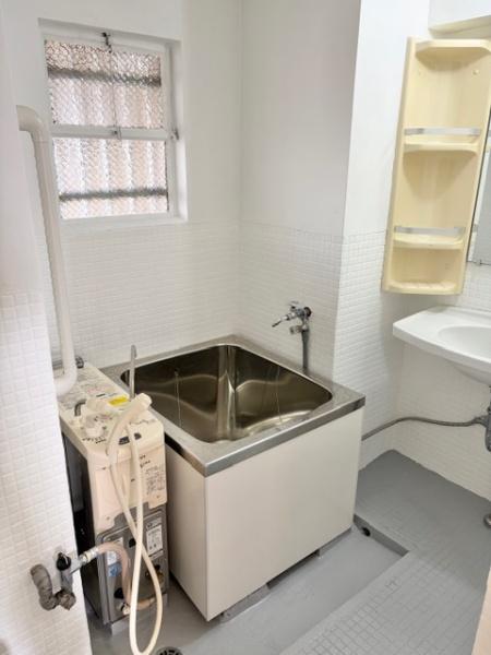 ���� �������h���H����