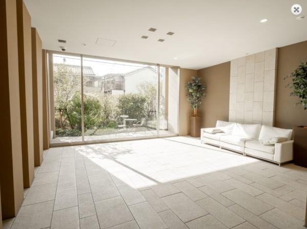 ���r�[ �������ɂ��ӂꂽ�G���g�����X���r�[�ł���