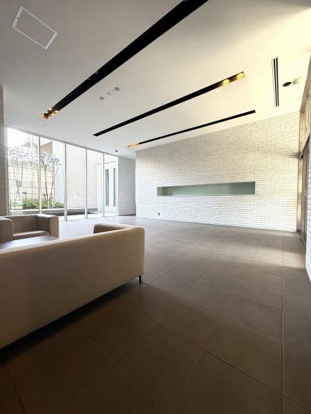 ���r�[ �������ɂ��ӂꂽ�G���g�����X���r�[�ł���