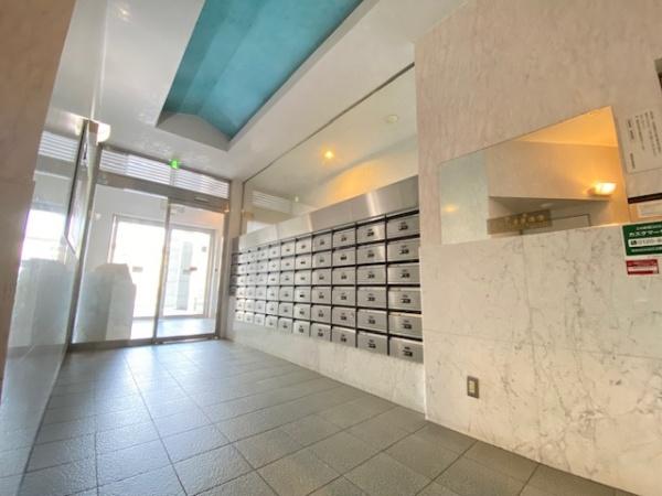 �G���g�����X -