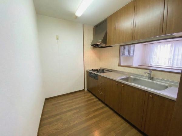 �L�b�`�� ���ʐ^�͉Ƌ�������H���Ă���܂��B