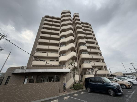 ���n�O�ώʐ^ ��チ�g���l�c�����u�Z�V�]�����v�w�܂œk����X���I�V�Ȃɂ�؂���P�{�������Z��X�Ɉʒu���A�ߗׂɂ̓X�[�p�[��R���r�j������A����������قǋ߂��A�Z���̗ǂ����n�ł��B