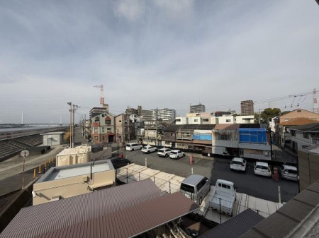 �Z�˂���̒��]�ʐ^ �o���R�j�[����̒��]�ʐ^�ł��B