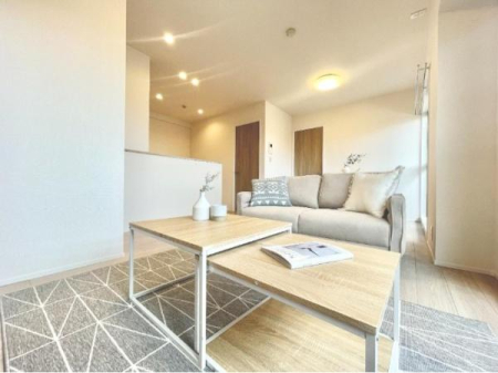 ���r���O -