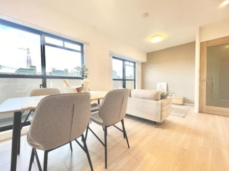 ���r���O -