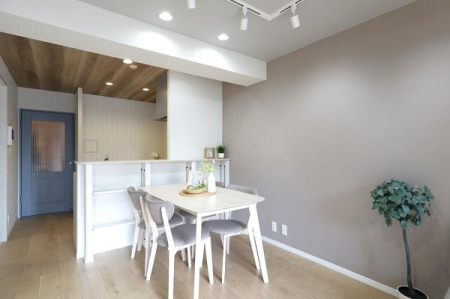 ���r���O -