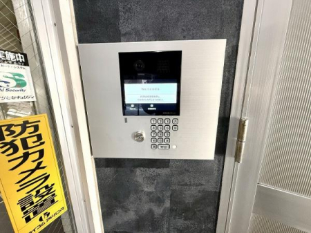 �G���g�����X ���S�̃I�[�g���b�N��