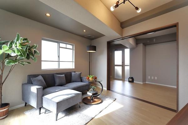 ���r���O -