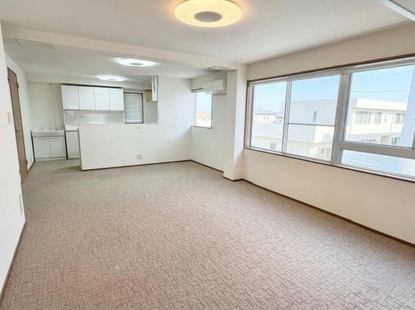 ���r���O ���邭�L�X�Ƃ������r���O�@���ʐ^�͉��H�������Ă��܂��B