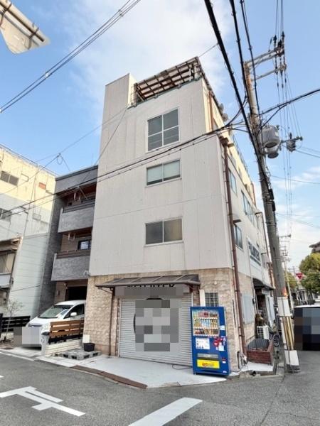 ���̑����n �V���b�^�[�O�ɃJ�[�X�y�[�X���������܂��B�@���ʐ^�͉��H�������Ă��܂��B