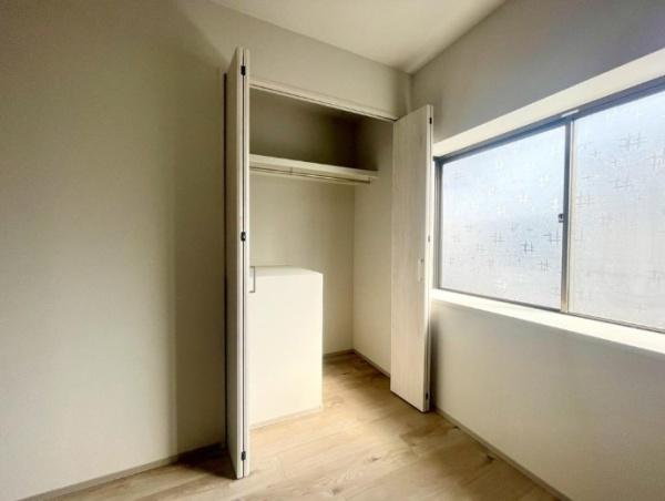 ���[ �N���[�[�b�g�͎��[�͂�����A�Ƌ���������ɒu���Ȃ��Ă��Еt�����o���A���������L���g���܂��ˁB