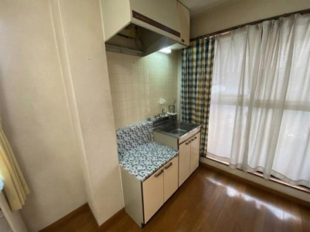 �L�b�`�� ���ʐ^�͉Ƌ�������H���Ă���܂��B