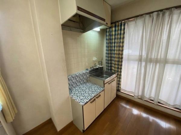 �L�b�`�� ���ʐ^�͉Ƌ�������H���Ă���܂��B