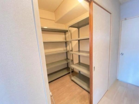 ���[ ���ʐ^�͉Ƌ�������H���Ă���܂��B